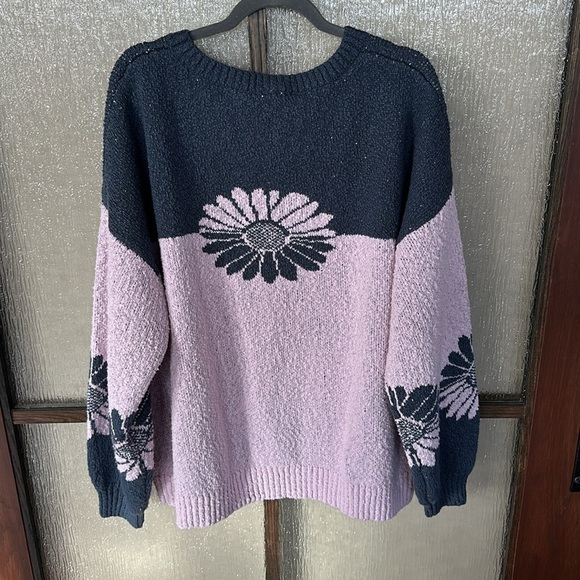 Free People In bloom sweater size small. New without tags. Sold out. - Picture 5 of 7